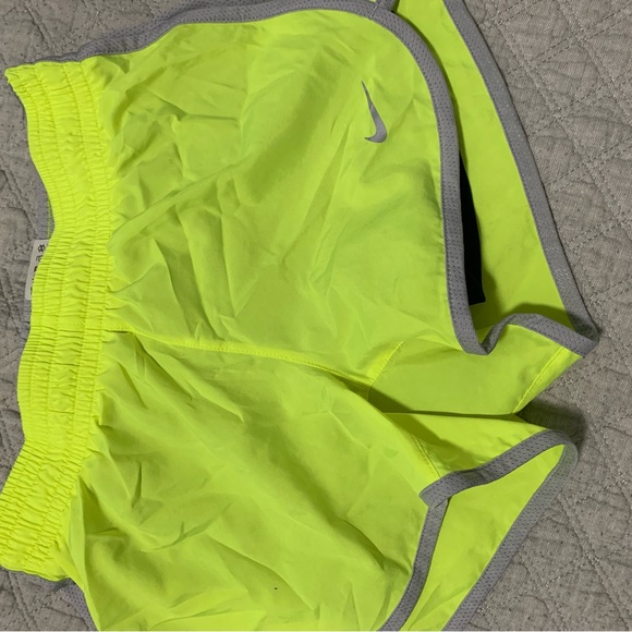 Nike shorts - Picture 3 of 4